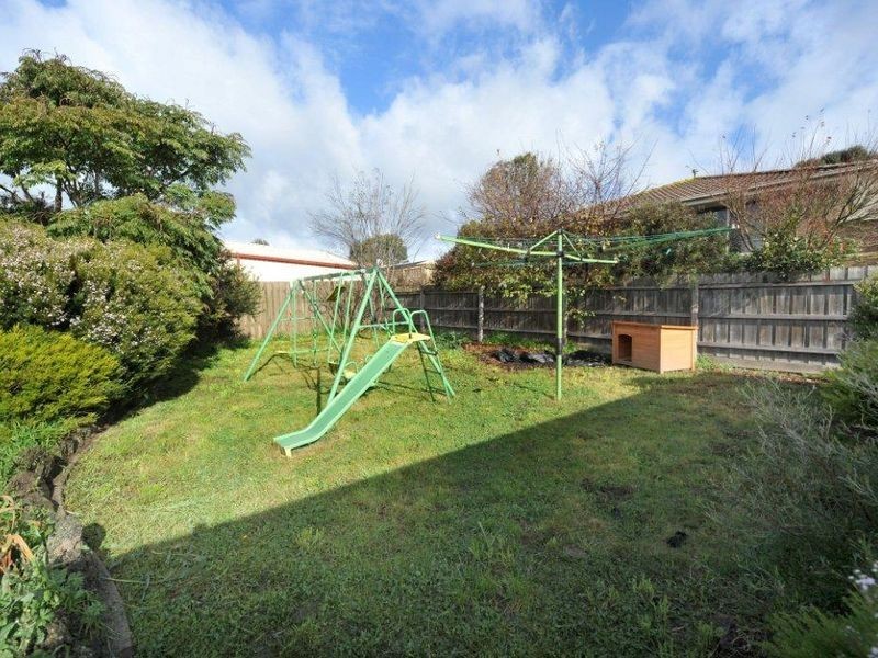 2 Dobson Court, Pakenham VIC 3810