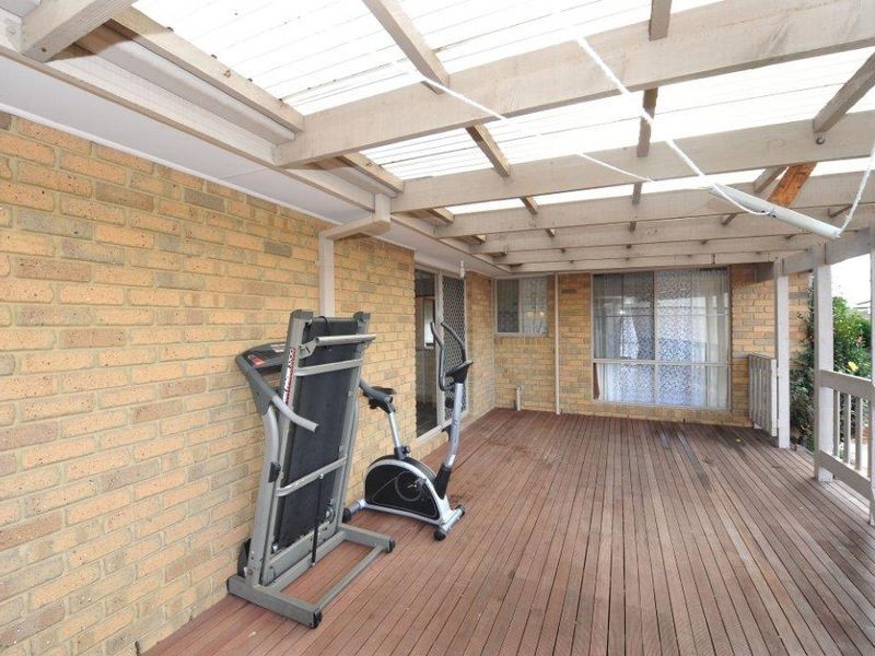 2 Dobson Court, Pakenham VIC 3810