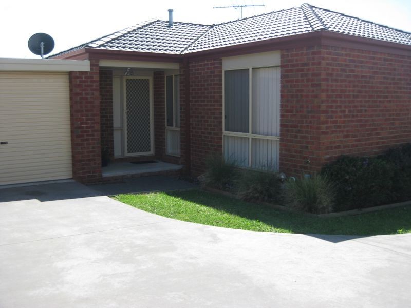 3/3 Hale Place, Pakenham VIC 3810