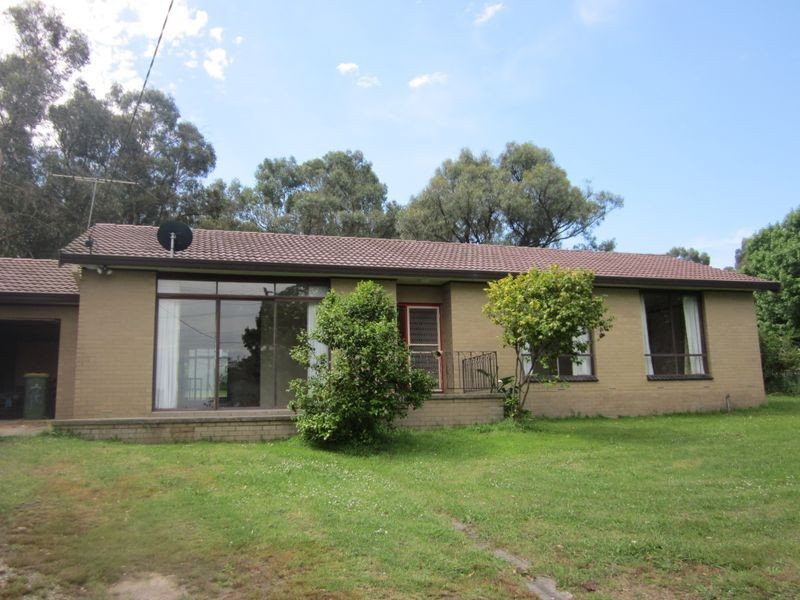 96 Railway Avenue, Garfield VIC 3814