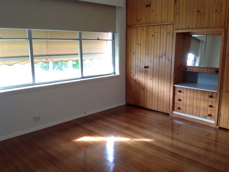 11 Deveney Street, Pakenham VIC 3810