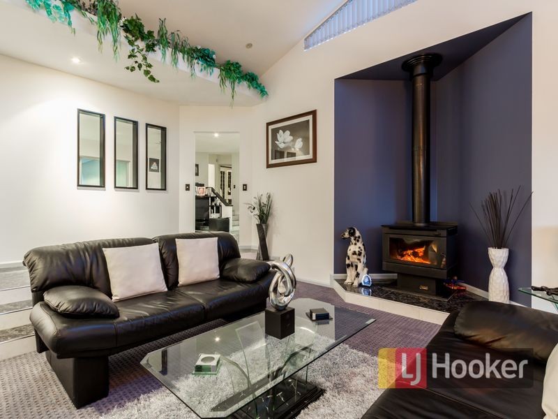 4 Taree Close, Pakenham VIC 3810