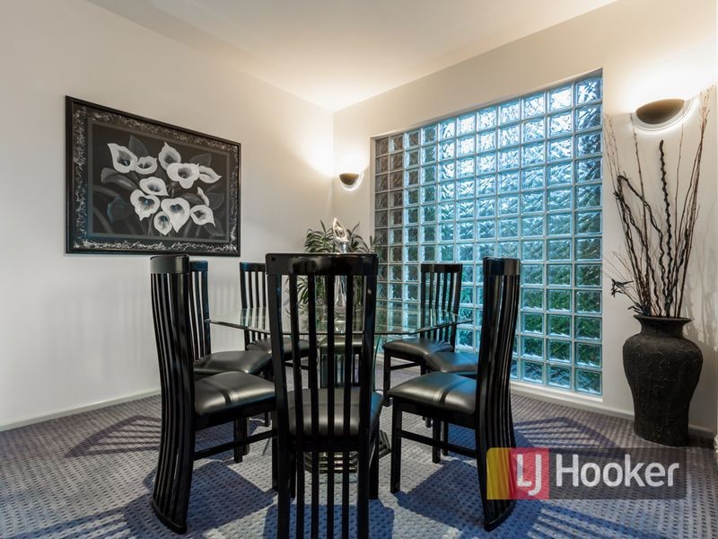 4 Taree Close, Pakenham VIC 3810