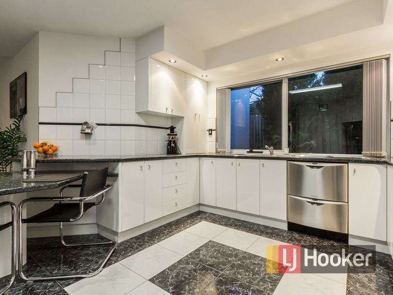 4 Taree Close, Pakenham VIC 3810