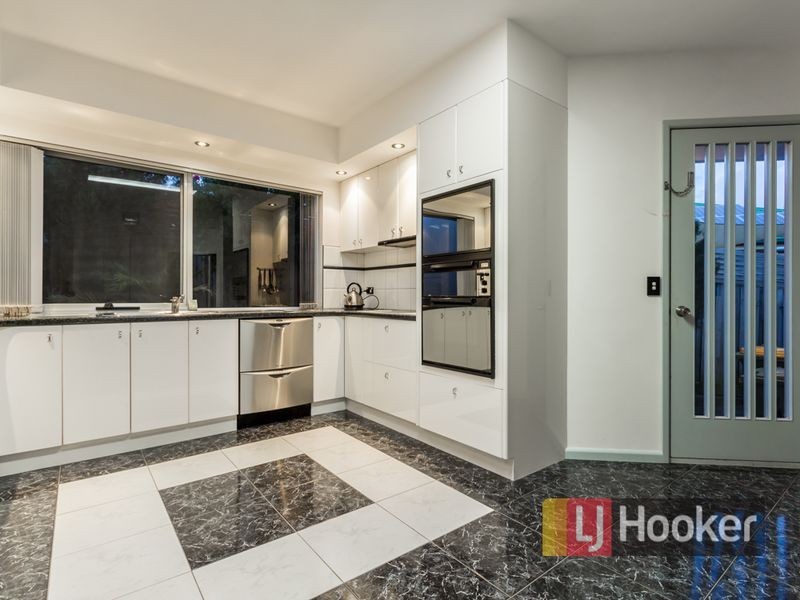 4 Taree Close, Pakenham VIC 3810