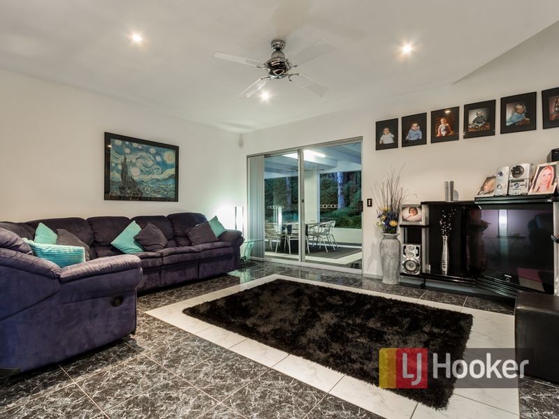 4 Taree Close, Pakenham VIC 3810