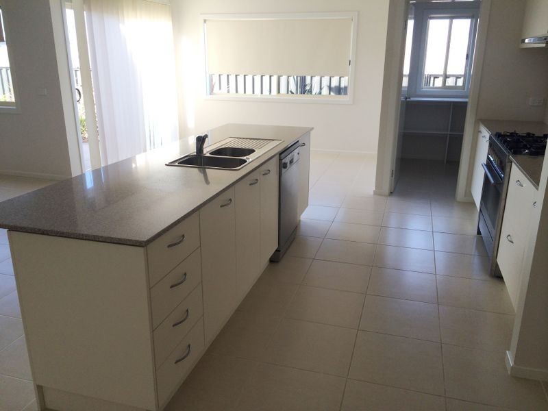 6 Eliza Heights, Pakenham VIC 3810