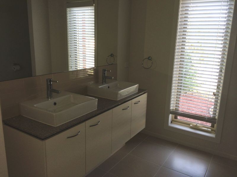 6 Eliza Heights, Pakenham VIC 3810