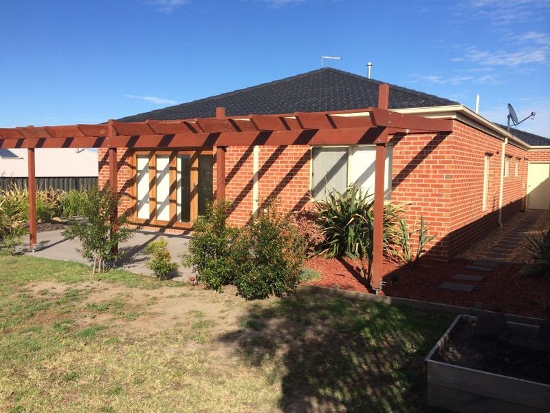 6 Eliza Heights, Pakenham VIC 3810