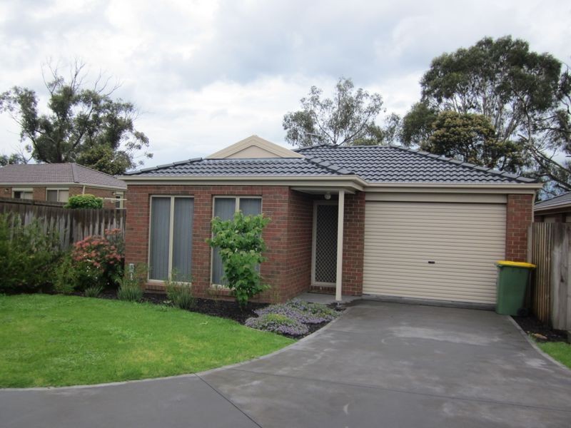 4/13 Red Cherry Court, Pakenham VIC 3810