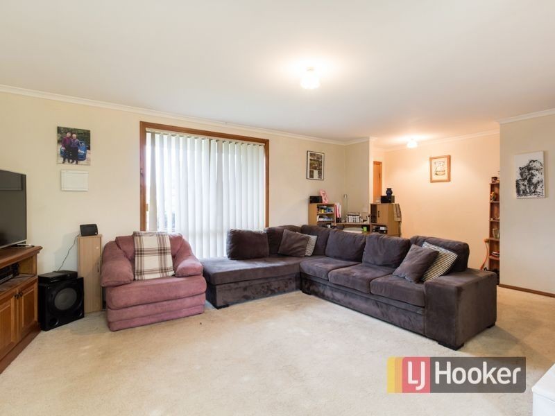 9 Mark Place, Pakenham VIC 3810