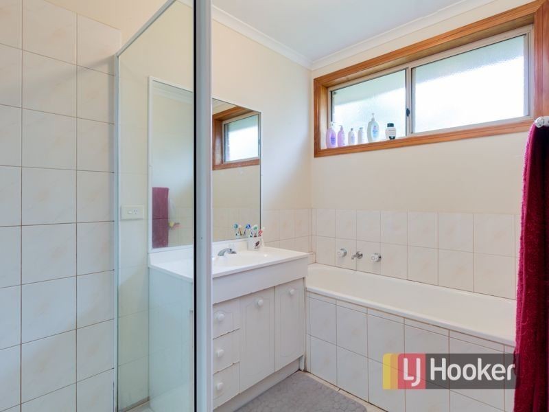 9 Mark Place, Pakenham VIC 3810