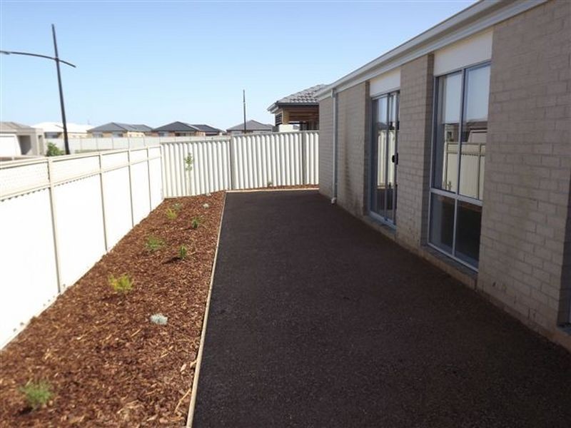 15 Celebration Circuit, Pakenham VIC 3810