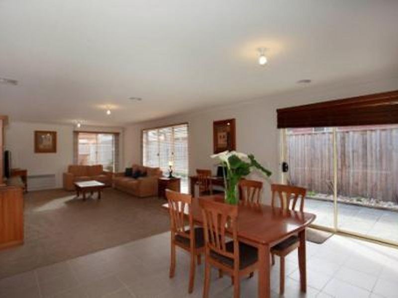 11 Syme Road, Pakenham VIC 3810