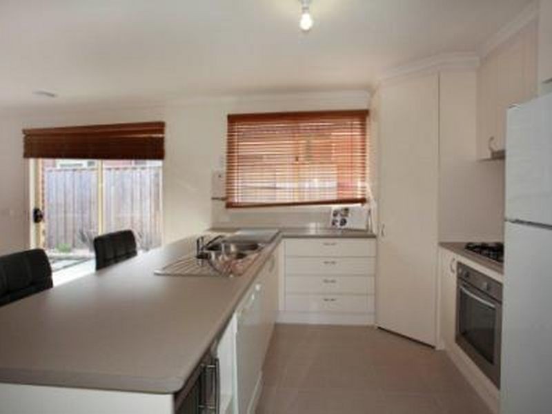 11 Syme Road, Pakenham VIC 3810