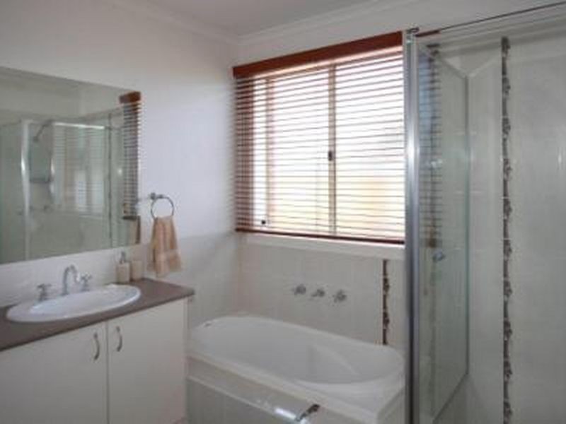 11 Syme Road, Pakenham VIC 3810