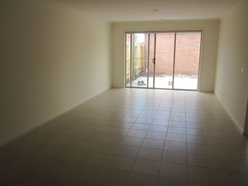 12 Midori Lane, Officer VIC 3809