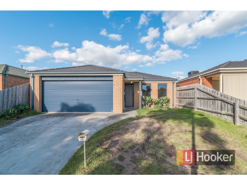 10 Sir Thomas Drive, Pakenham VIC 3810