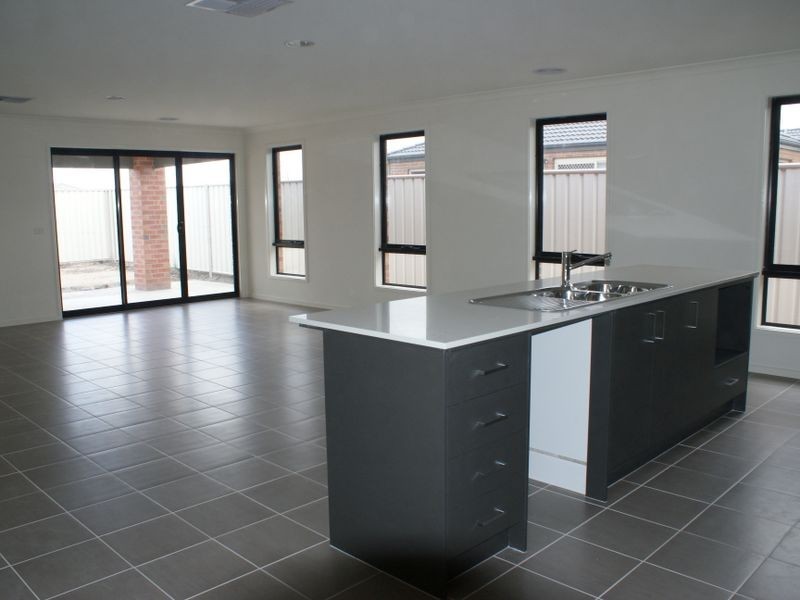 4 Bavaria Lane, Pakenham VIC 3810