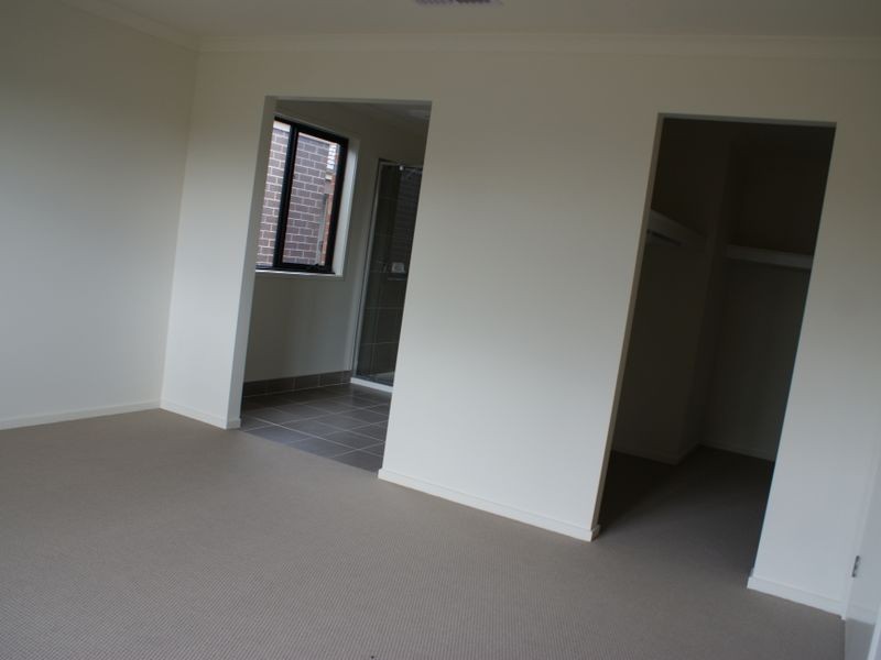 4 Bavaria Lane, Pakenham VIC 3810