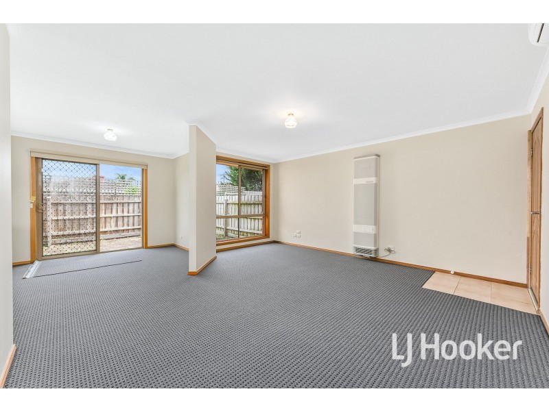 4/63 Pommel Street, Pakenham VIC 3810