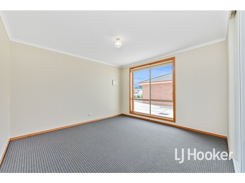 4/63 Pommel Street, Pakenham VIC 3810