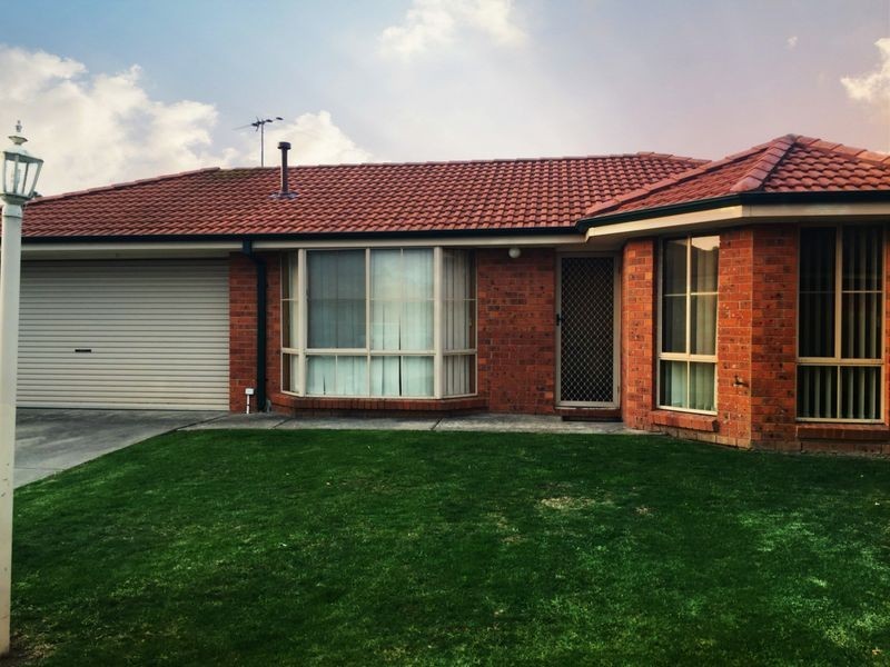 3 Marisa Place, Pakenham VIC 3810