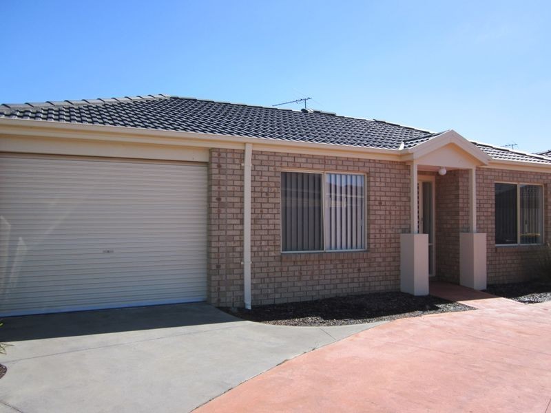 10/21-31 Parman Avenue, Pakenham VIC 3810