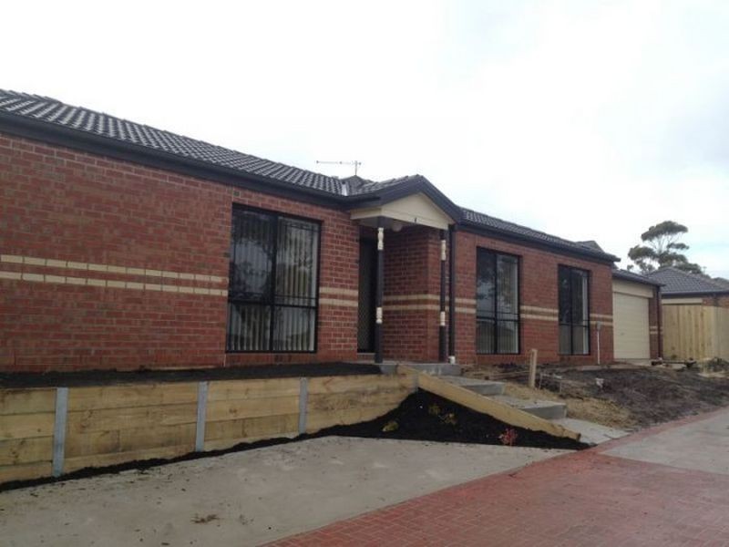 4/107 Army Road, Pakenham VIC 3810