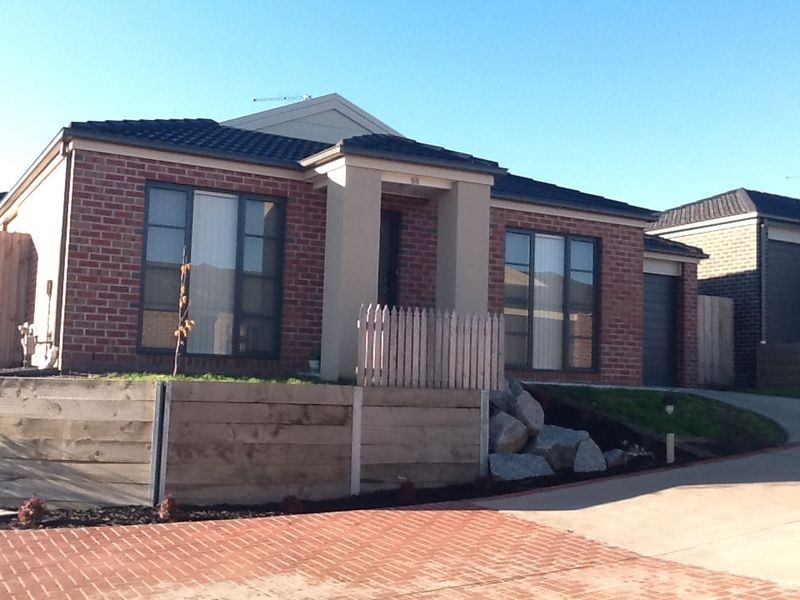 28/107 Army Road, Pakenham VIC 3810