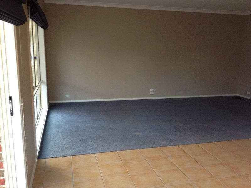 2 Moroka Green, Pakenham VIC 3810