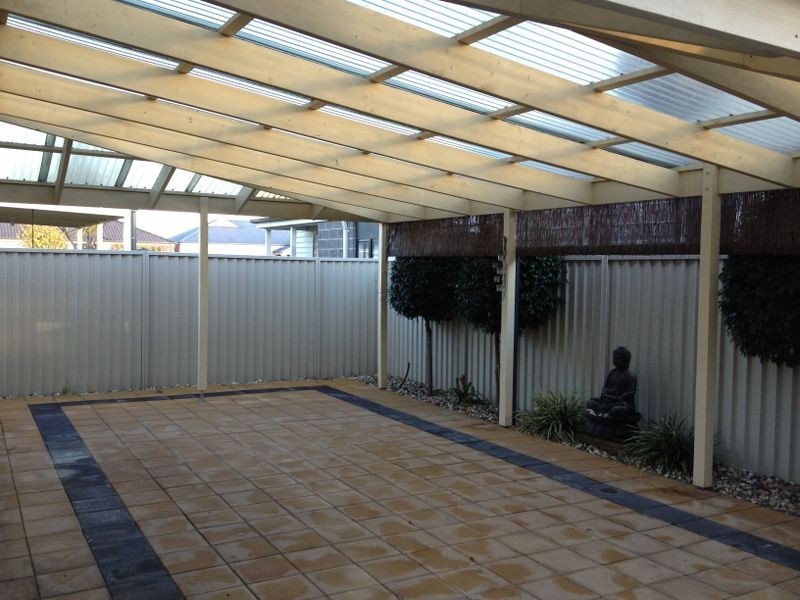 2 Moroka Green, Pakenham VIC 3810