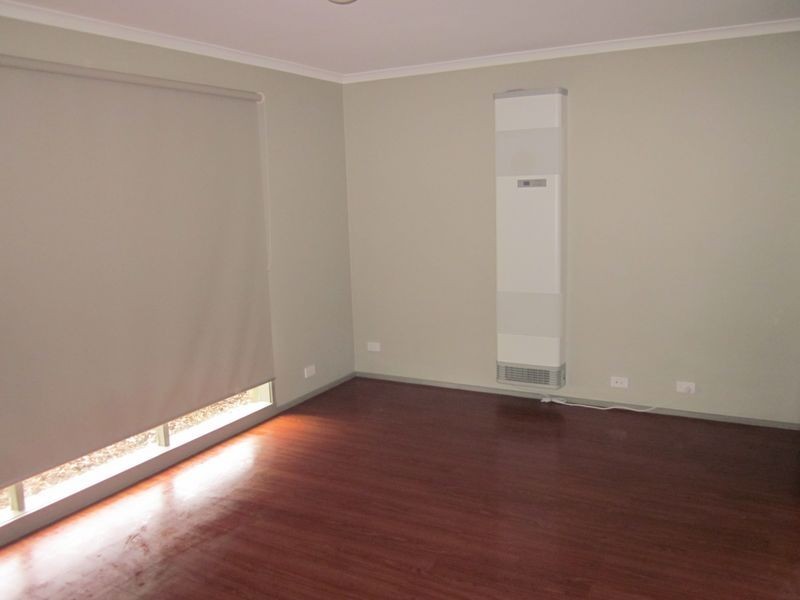 1/22 Cameron Way, Pakenham VIC 3810