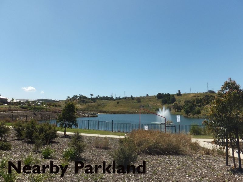 18 Waterside Drive, Pakenham VIC 3810