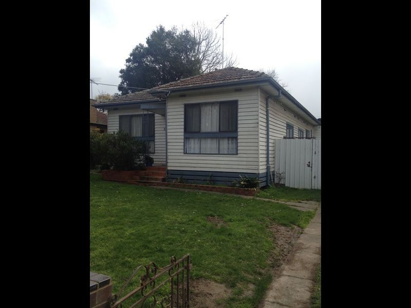 9 Anderson Street, Pakenham VIC 3810