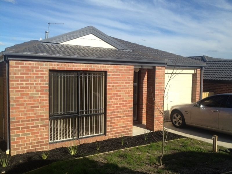 21/107 Army Road, Pakenham VIC 3810