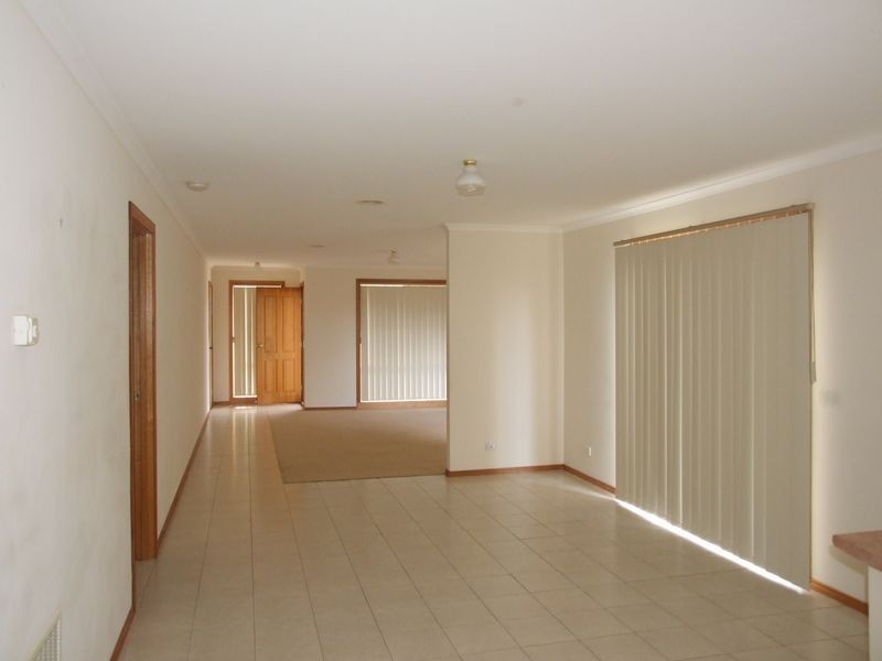 23 Ben Drive, Pakenham VIC 3810