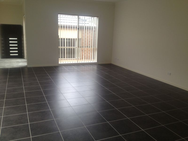 9 Mcclenaghan Place, Pakenham VIC 3810