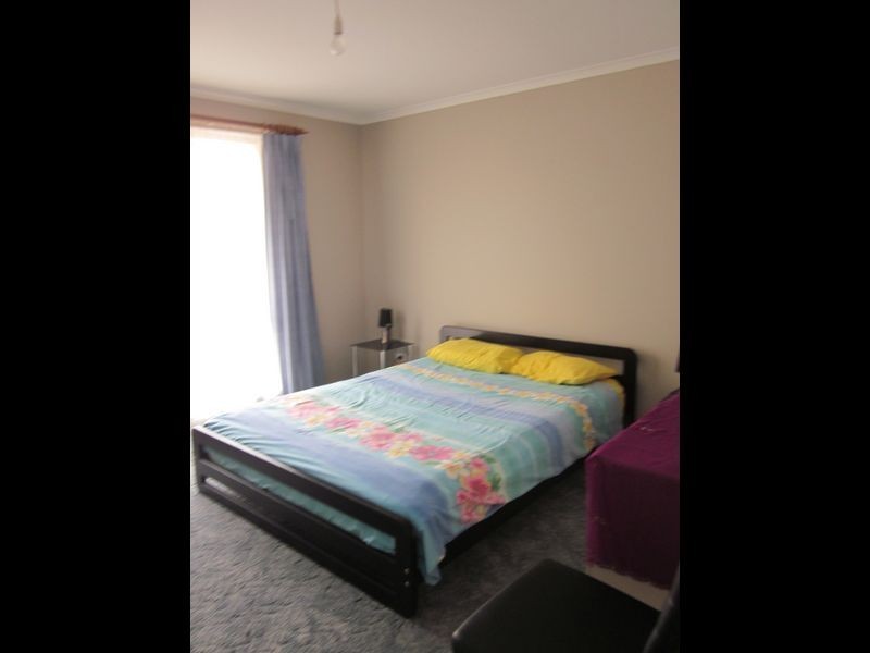 4/9 Rogers Street, Pakenham VIC 3810