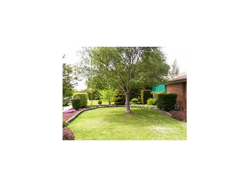 5 Cameron Way, Pakenham VIC 3810