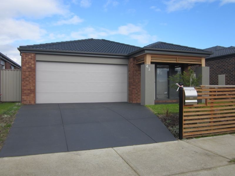 43 Victory Drive, Pakenham VIC 3810