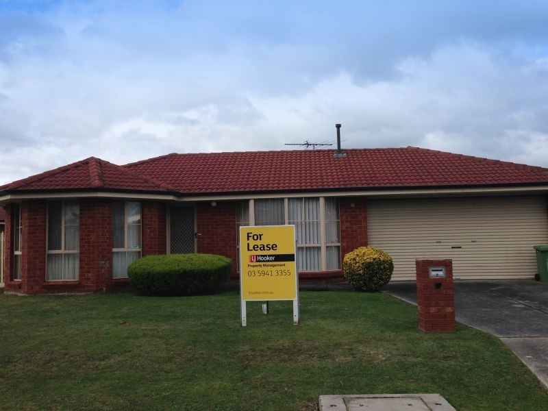 16 Maria Crescent, Pakenham VIC 3810