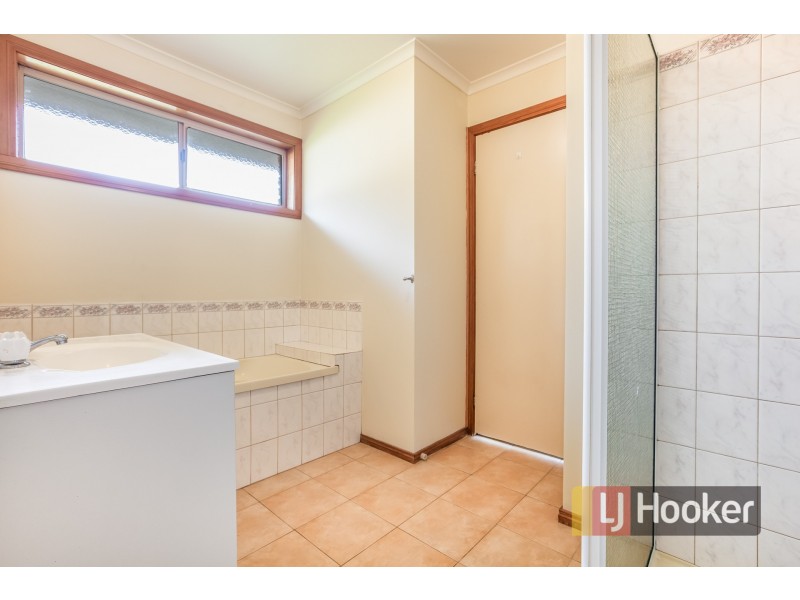 8/11-13 Carlyle Street, Pakenham VIC 3810