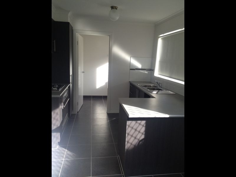 7/107 Army Road, Pakenham VIC 3810