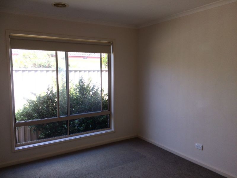 2 Catherine Place, Pakenham VIC 3810