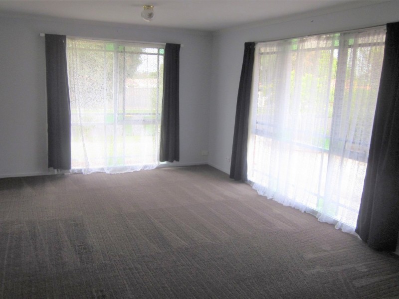 34 Duncan Drive, Pakenham VIC 3810