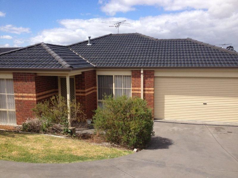3/12 Renlik Court, Pakenham VIC 3810