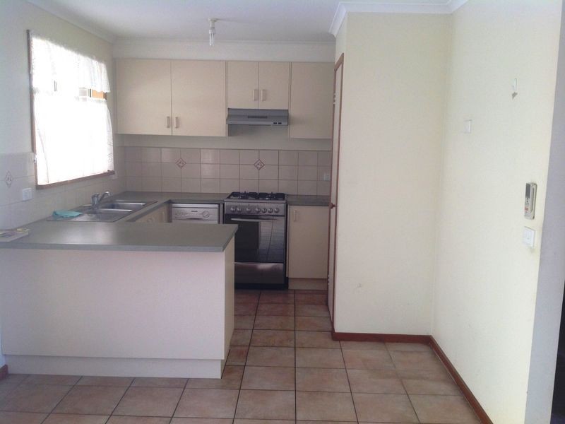 19 Dunbarton Drive, Pakenham VIC 3810