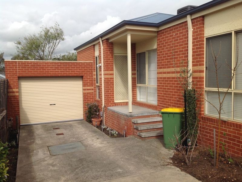 4/33 Princes Highway, Pakenham VIC 3810