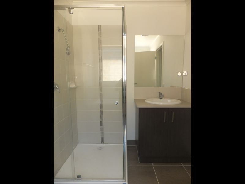 3/140 Toomuc Valley Road, Pakenham VIC 3810